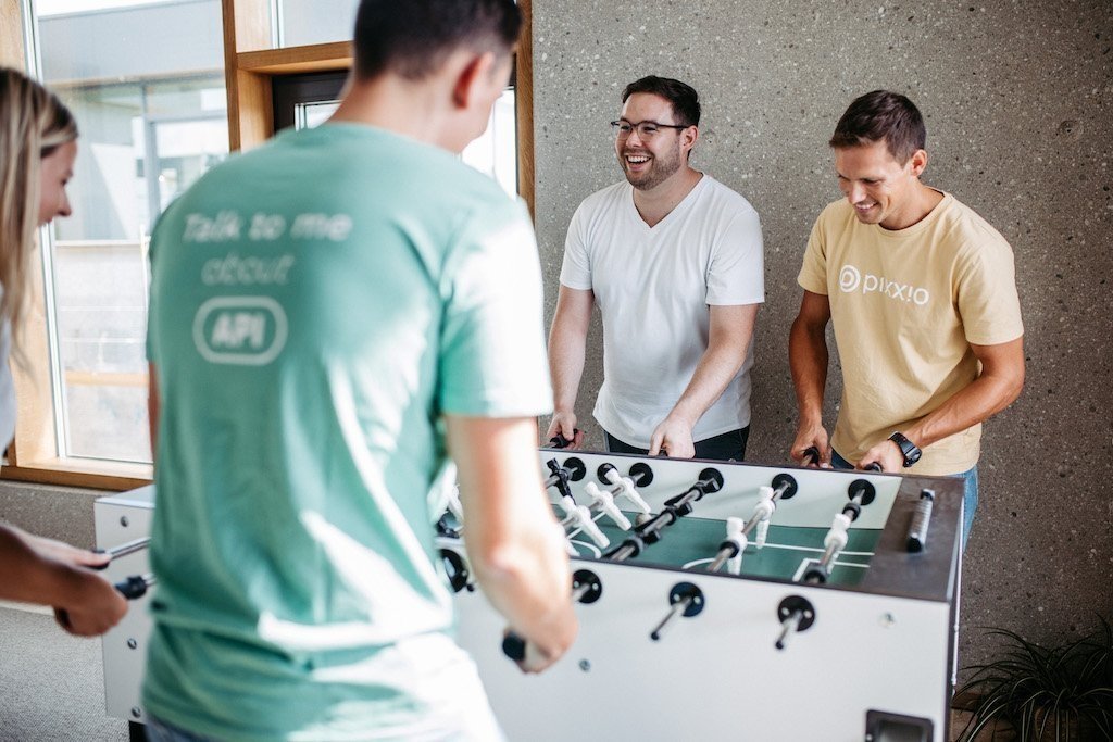 Pixxio Office Kicker